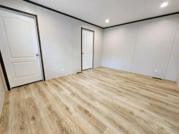 2023 96PLH16763RH23S  Home