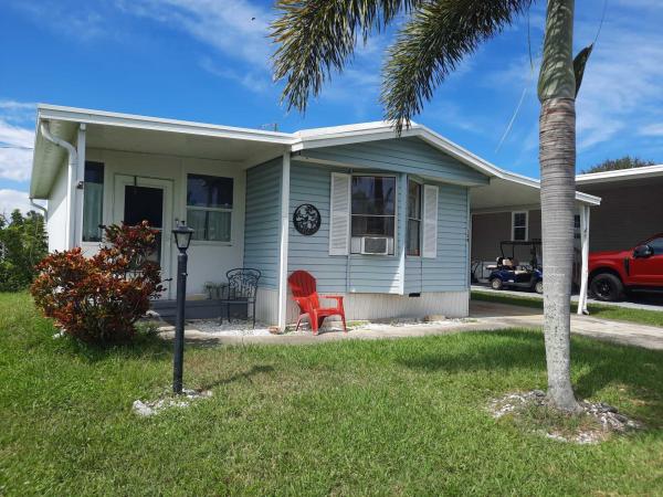 Photo 1 of 2 of home located at 918 Reed Canal Road Lot 139 South Daytona, FL 32119