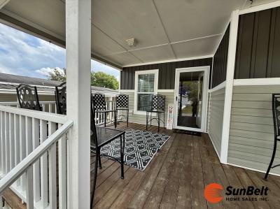 Photo 4 of 39 of home located at 132 Hillsborough Drive Sorrento, FL 32776