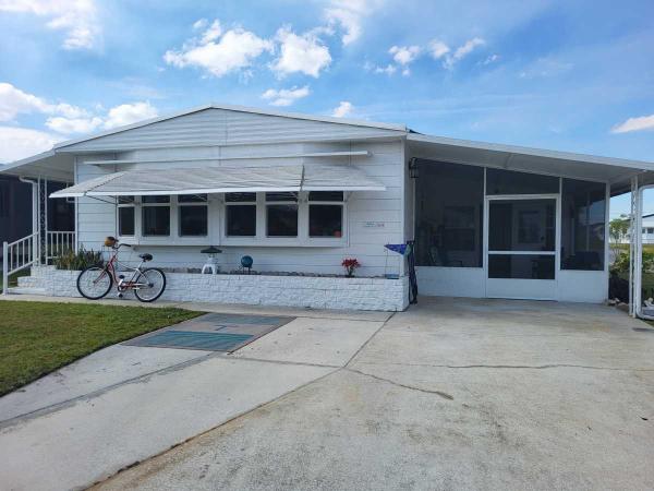 1981 TWIN Mobile Home