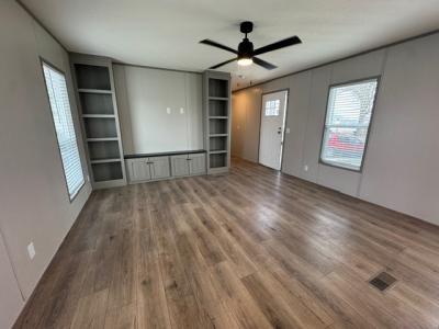 Photo 4 of 9 of home located at 1041 Cimmaron Trail Gardner, KS 66030