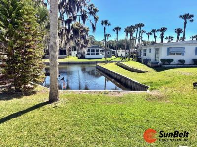 Photo 3 of 28 of home located at 154 Bywoods Drive Eustis, FL 32726