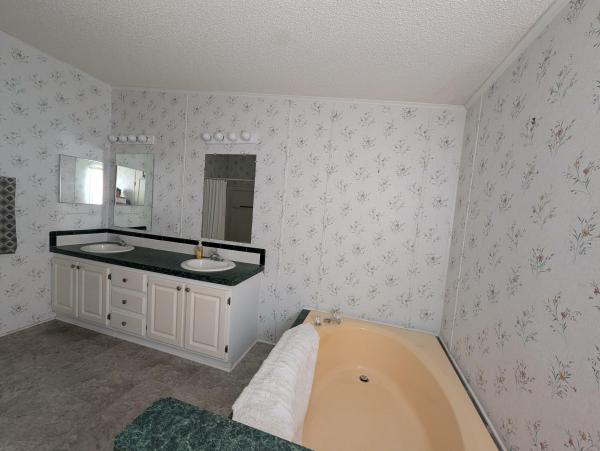 1998 PALM 61170 Mobile Home