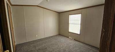 Photo 4 of 6 of home located at 710 Cour Ville Warren, MI 48091