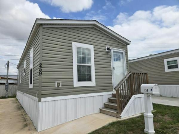 Photo 1 of 2 of home located at 3301 58th Avenue North, #259 Saint Petersburg, FL 33714