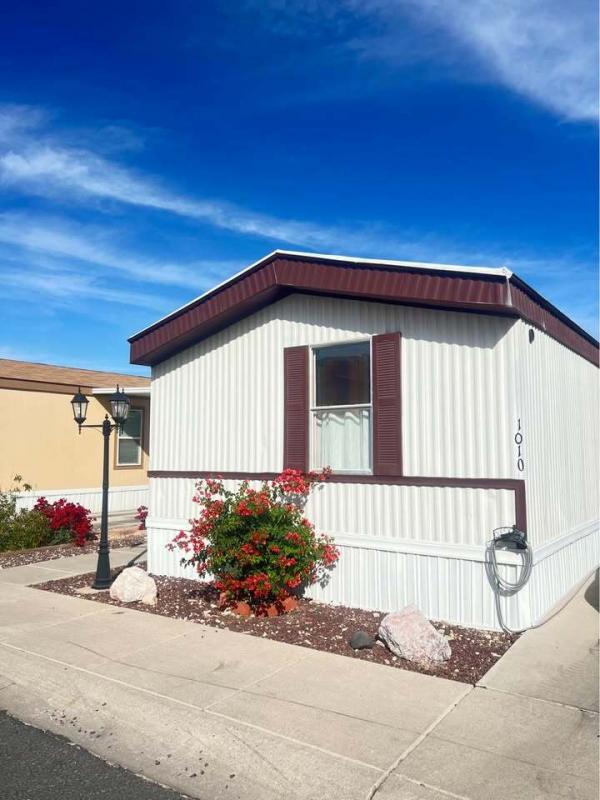 2000 CLAYTON Mobile Home