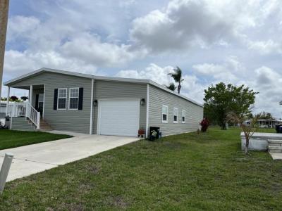 Photo 4 of 20 of home located at 7319 Lakeshore Drive Ellenton, FL 34222