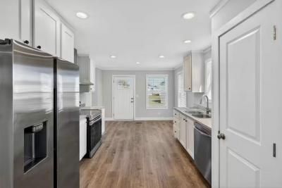 Photo 3 of 19 of home located at 250 Nelle Avenue # 15 Panama City, FL 32404