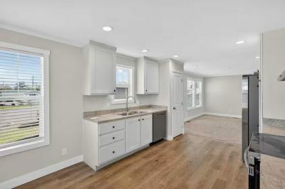 Photo 5 of 19 of home located at 250 Nelle Avenue # 15 Panama City, FL 32404