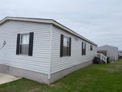 Photo 3 of 16 of home located at 63 Eagle Creek Dr #231 Kyle, TX 78640