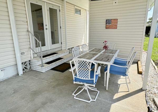 Photo 1 of 2 of home located at 956 Bonaire E Venice, FL 34285