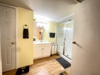 1992 Oakwood Manufactured Home