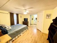 1992 Oakwood Manufactured Home