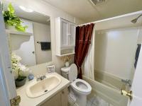 1992 Oakwood Manufactured Home