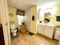 1992 Oakwood Manufactured Home