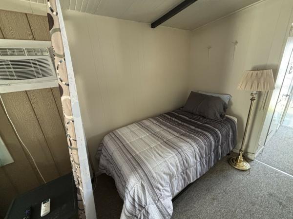 1985 Champion RAP1652H21083 Mobile Home