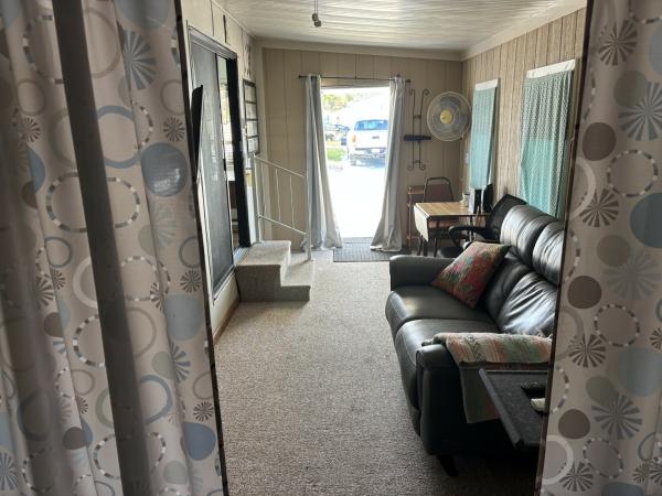 1985 Champion RAP1652H21083 Mobile Home