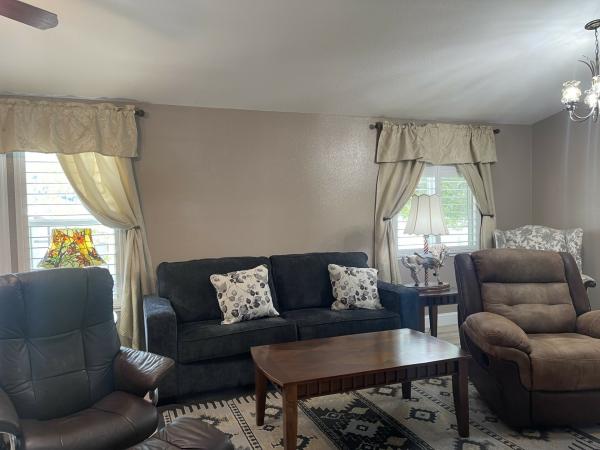 2002 Fleetwood 4563B Mobile Home