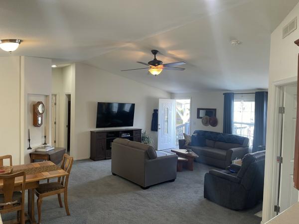 2005 FLEETWOOD HOMES CA INC 4513B Mobile Home