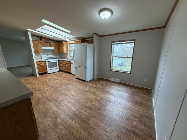 2000 Skyline UNK Mobile Home