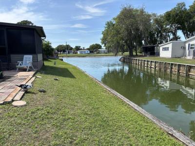 Photo 3 of 14 of home located at 520 Lake Circle Drive Plant City, FL 33565