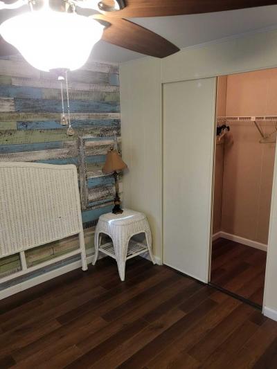 Photo 5 of 24 of home located at 28 Sunset Cir North Fort Myers, FL 33903