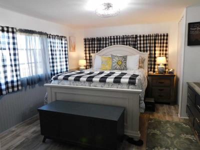 Photo 5 of 22 of home located at 6321 Honolulu Drive Bradenton, FL 34207