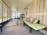 1992 Oakwood Manufactured Home