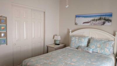 Photo 5 of 8 of home located at 454 Tall Oak Rd Naples, FL 34113