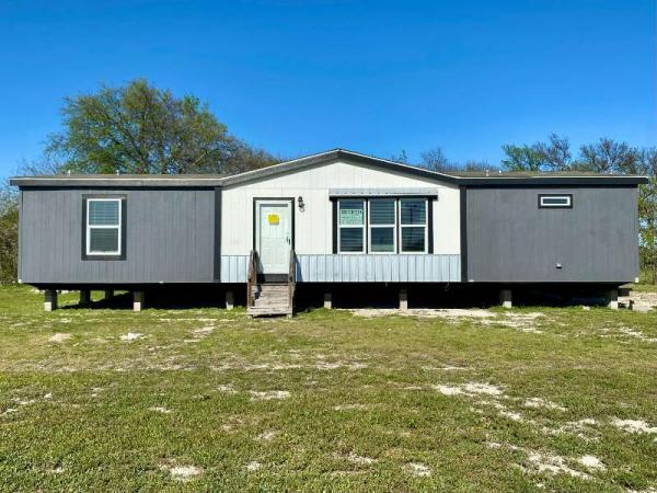 Photo 1 of 2 of home located at Palm Harbor Village 4740 North I-35 Waco, TX 76705