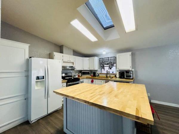 2005 Schult Manufactured Home