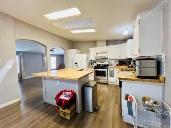 2005 Schult Manufactured Home