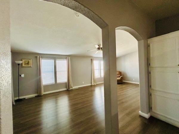 2005 Schult Manufactured Home