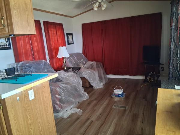 1998 SUNL 74882700 Mobile Home