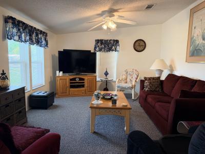 Photo 4 of 12 of home located at 663 Waterfront Dr Auburndale, FL 33823