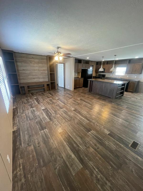 Photo 1 of 2 of home located at 7151 Woodlake Pkwy #400 San Antonio, TX 78218