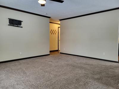 Photo 4 of 20 of home located at 203 Parkwood Road Elgin, IL 60123