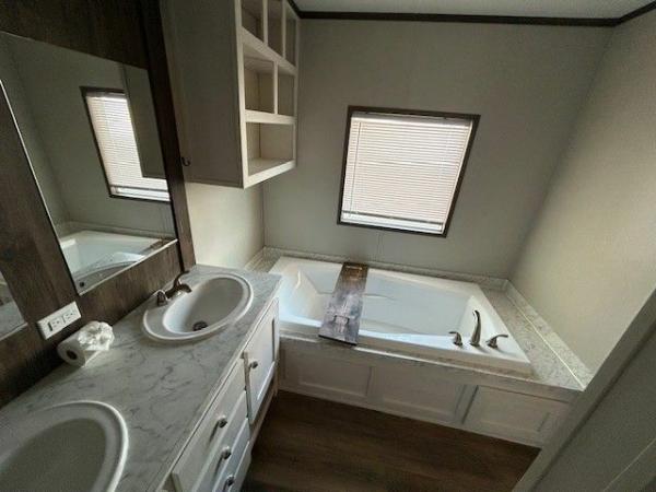 2022 31ANN16763SH22 Mobile Home