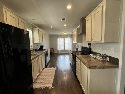 Photo 5 of 18 of home located at 174 Crossways Drive Leesburg, FL 34788