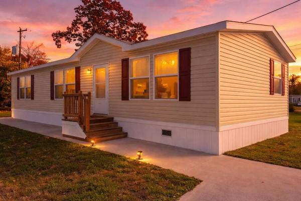 Photo 1 of 2 of home located at 2009 Hamburg Pike Trlr 40 Jeffersonville, IN 47130