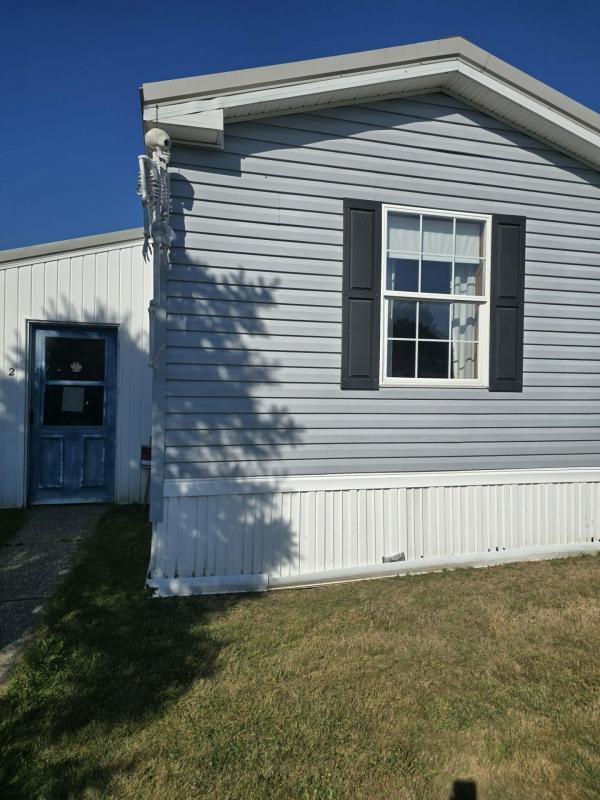 2002 Commodore Mobile Home For Sale