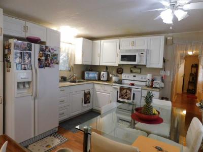 Photo 3 of 22 of home located at 6404 Honolulu Drive, Lot 198 Bradenton, FL 34207