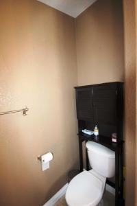 2005 SKYLINE 4 Bedrooms Manufactured Home