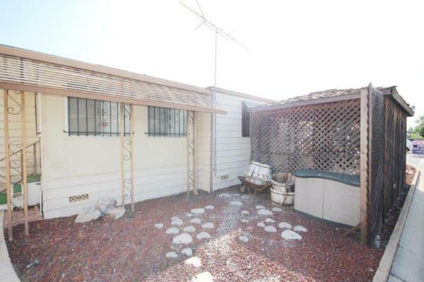 1975 Lincoln Mobile Home