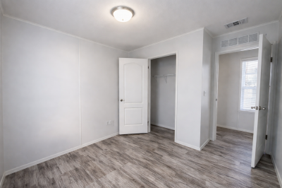 Photo 5 of 7 of home located at 263 Discovery Lane North Fort Myers, FL 33903