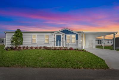 Photo 2 of 18 of home located at 479 Sheehan Way Lady Lake, FL 32159