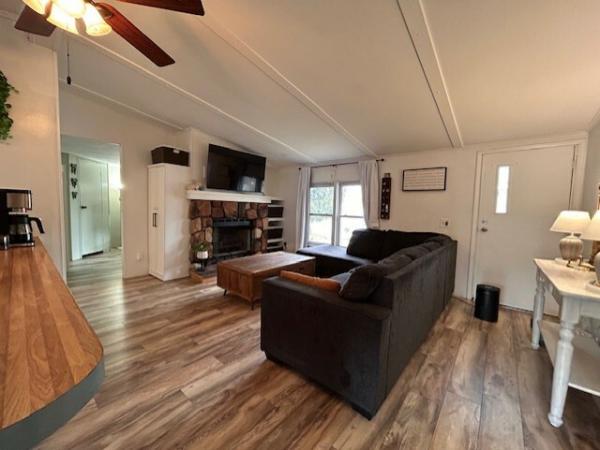 1988 Point West MY8919572ABW Mobile Home