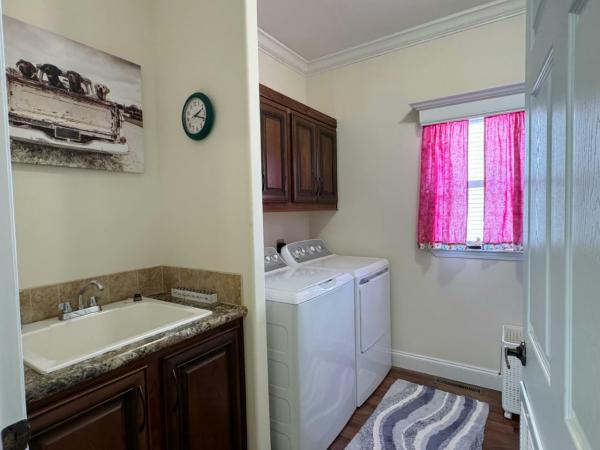 Skyline Jefferson Park Manufactured Home