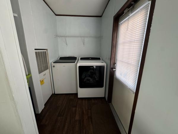 2015 Fleetwood 240VE32483V Mobile Home
