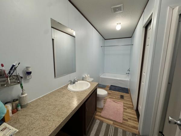 2015 Fleetwood 240VE32483V Mobile Home